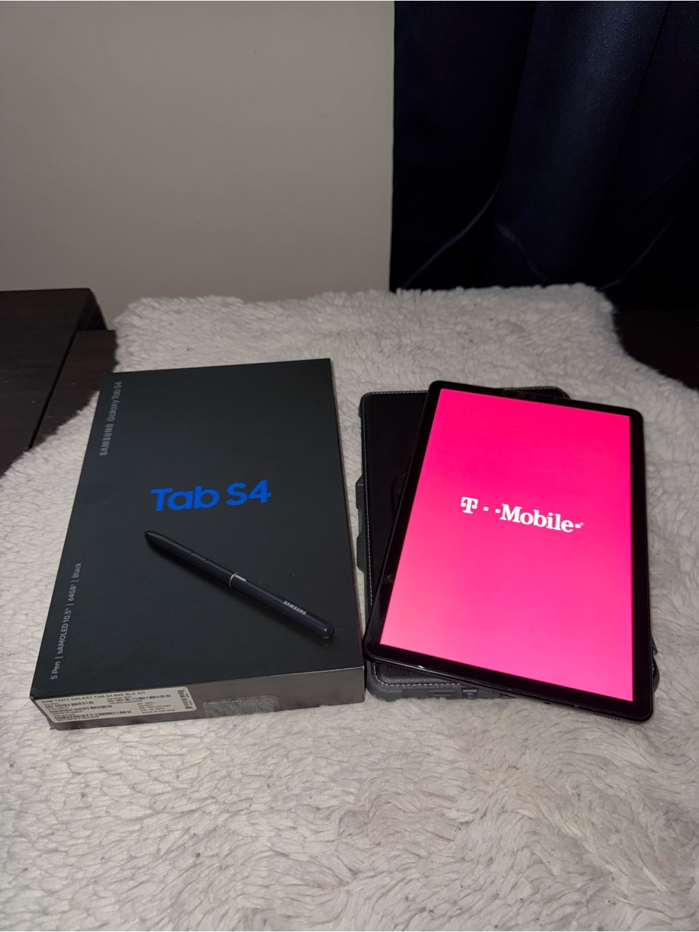 Unlocked WiFi Samsung Galaxy Tab S4 Bundle